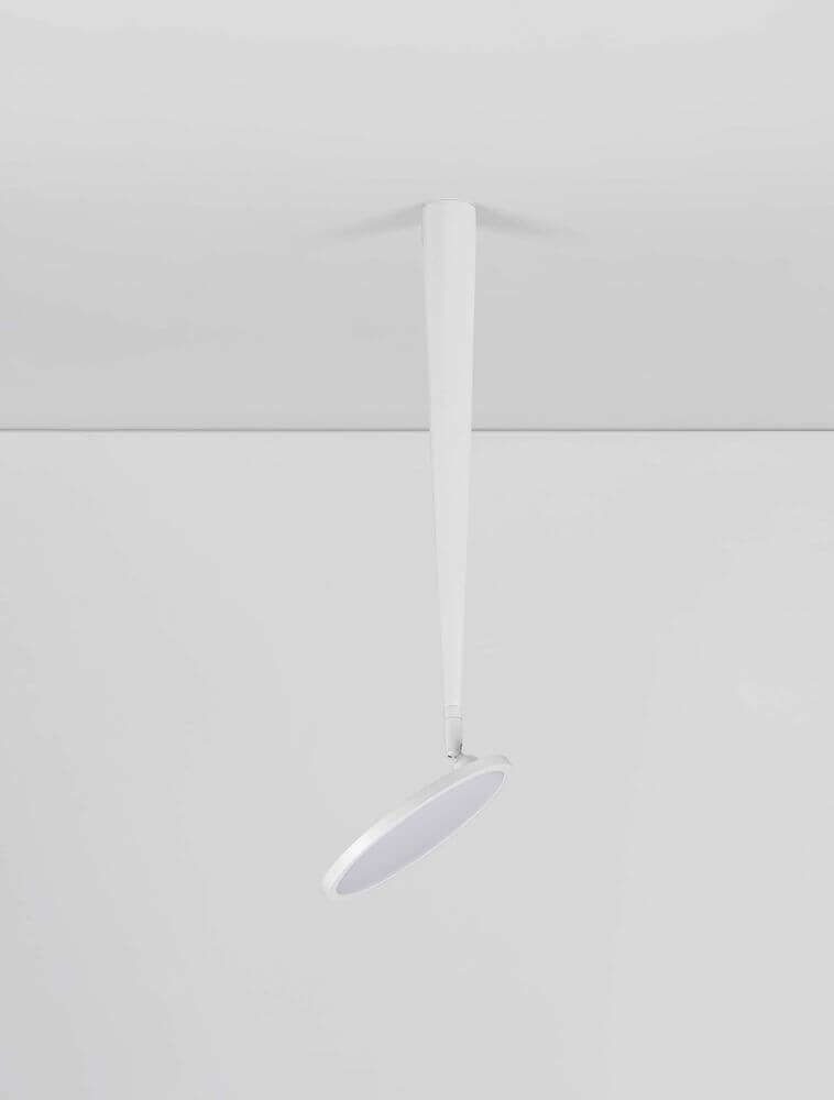 Ekei Deckenleuchte Ø 20cm 3000K an der Decke montiert, modernes und minimalistisches Design.