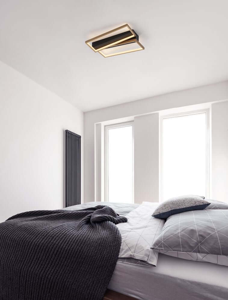 Elize LED Deckenleuchte Rechteckig 2-flammig 3000K Schwarz, Gold im Schlafzimmer über dem Bett.