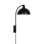 Ellen 20 Wandleuchte mit schickem, abgerundetem Schirm und leichtem Rahmen im minimalistischen Design.