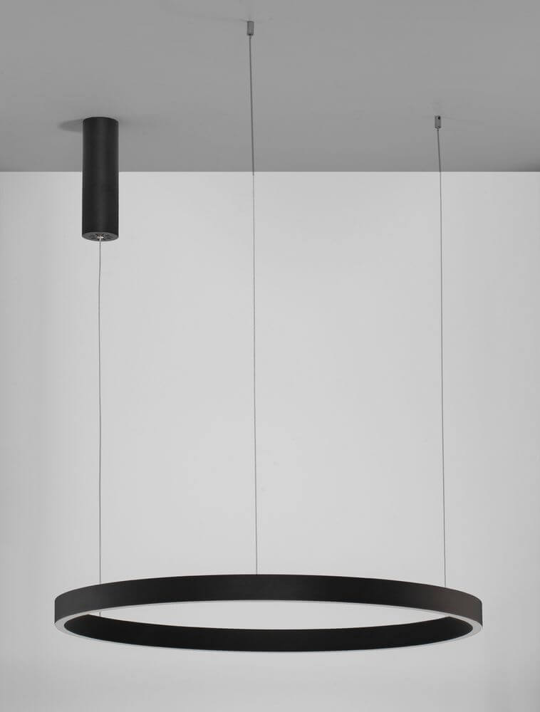 Elowen LED Pendelleuchte Ø 80cm 3000K Up & Down mit zirkulärem, schwarzem Design und minimalistischer Ästhetik.
