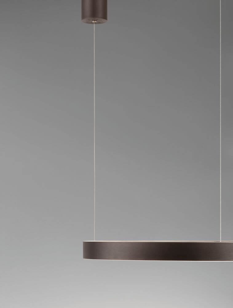 Elowen LED Pendelleuchte 3000K Up & Down Braun in modernem Design, ideal für Ess- und Wohnzimmer.