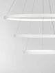 Empatia LED Pendelleuchte 3-flammig Ø 80cm 3000K mit drei stilvollen Leuchtringen in modernem Design.