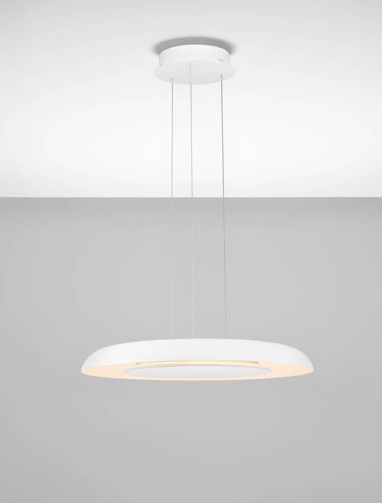 Epos Pendelleuchte Ø 60cm 2700, 4000K schwebender Lichtring in elegantem Design über moderner Raumgestaltung.