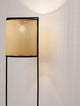 Erto Stehlampe Natur, Schwarz mit elegantem Rattandesign und sanften Lichtakzenten