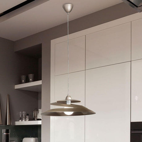 Aragon Hängelampe Ø 53cm im modernen Wohnambiente, handgefertigtes Glas und Smartluce integriert.