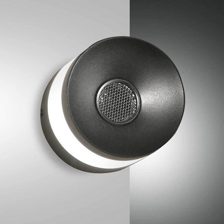 Billie LED Wandlampe Metall in modernem Design mit schwarzem Metall und warmem Licht.
