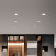 Fünf eckige Crio Square LED Einbau-Spot Strahler an Zimmerdecke, modern und dimmbar, ideal für erhöhten Sehkomfort.