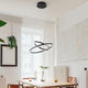 Giotto LED Hängeleuchte 2 Ringe im modernen Esszimmer mit minimalistischer Einrichtung