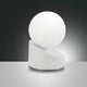 Gravity LED Tischleuchte aus Metall & Glas mit minimalistischer Form und weißer Glaskugel.