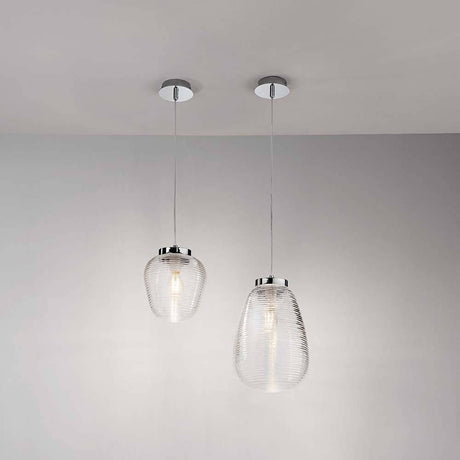 Hängeleuchte Cora Transparent aus Glas für modernen Wohn- und Esszimmerbereich.