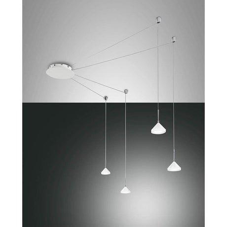 Isabella LED Pendellampe 4-flammig Metall mit variablen Leuchtenkabeln in modernem Design.