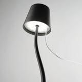 Judy LED Akku-Tischlampe mit Touch-Dimmer, schwarz, stufenlos dimmbar, IP54, modernes Design.