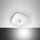 LED Deckenlampe Arbatax in Weiß auf einem modernen Deckenhintergrund, stilvolles Design mit glänzendem Element.