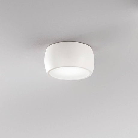 LED Deckenleuchte Vasto 630lm Weiß auf einem hellen Hintergrund, modernes Design aus weißem Metall.