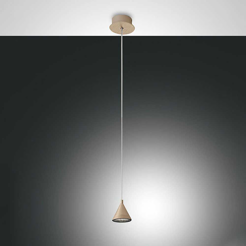 Moderne LED Pendelleuchte Delta aus Metall mit schicker konischer Form und elegantem Design.