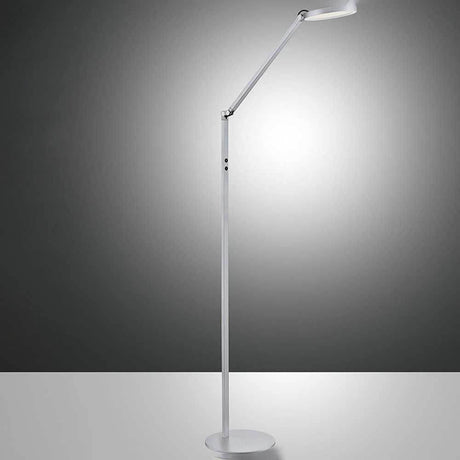 Moderne LED Stehleuchte Regina Metall mit elegantem Design und flexibler Leuchteinstellung.