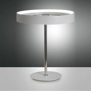 LED Tischleuchte Double 1980lm Weiß auf glattem Tisch, modernes Design mit Metallgestell und angenehmem Raumlicht.