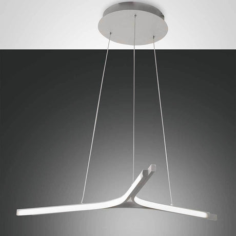 Lira LED Pendelleuchte Ø 70cm in modernem Design, schwebend von der Decke hängend.