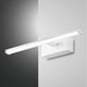 Nala LED Wandlampe aus Metall an einer Wand installiert, modernes und elegantes Design in Weiß.
