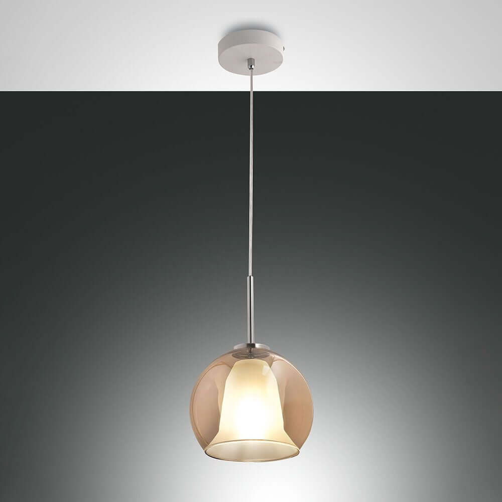 Pendelleuchte Bretagna Ø 22cm in modernem Design mit schimmerndem Lampenschirm.