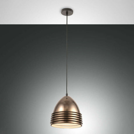 Gavia pendel af metal i moderne design med bronzefinish og elegant skærm.