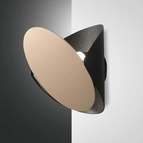 Shield LED Wandleuchte aus Metall, elegante Wandbeleuchtung aus Metall mit modernem Design.