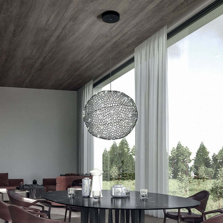 Sumter LED Pendelleuchte Ø 50cm Ball in modernem Wohnraum mit Draht-Look über Tisch