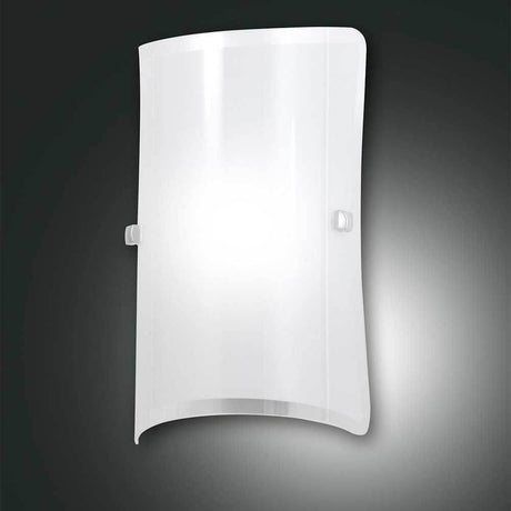 Wandleuchte Milton Weiß in modernem Design, elegant und funktional, für stilvolle Beleuchtung im Raum.