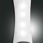 Plafonnier classique Milton blanc au design moderne et avec quatre luminaires intégrés.