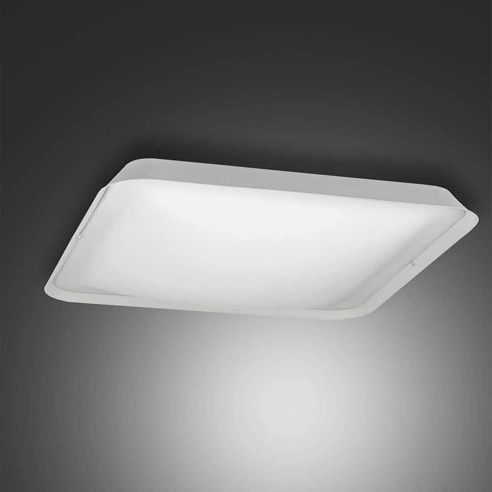 moderne LED Deckenlampe Hugo aus Metall in elegantem Design, ideal für helles Raumlicht.