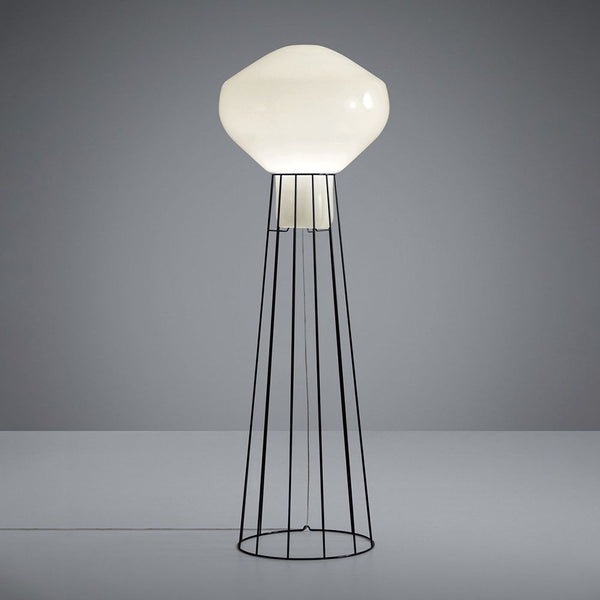 Fabbian Aérostat Stehleuchte Ø 43cm in modernem Design mit elegantem Lampenschirm und feiner Netzstruktur.