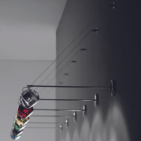Fabbian Beluga Wandleuchte 45cm mit Kristalldiffusor in verschiedenen Farben an der Wand montiert