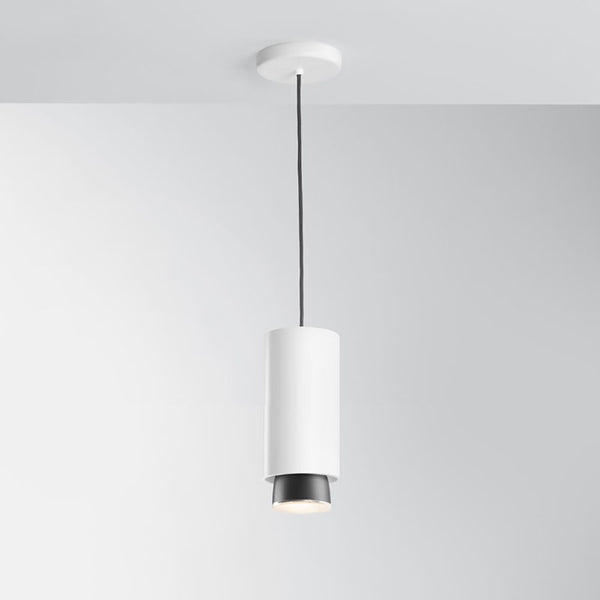 Fabbian Claque LED-Pendelleuchte Medium 20cm in modernem Design, aus weißen Aluminium und schwarzer Streulinse.