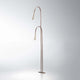 Fabbian Giunco LED-Stehleuchte Canne 2-flammig in elegantem Design aus Messing und brüniertem Kupfer.