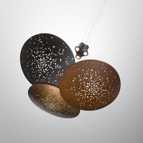 Fabbian Lens LED-Pendelleuchte 3-flammig Mini in elegantem Design mit metallischen Diffusoren.