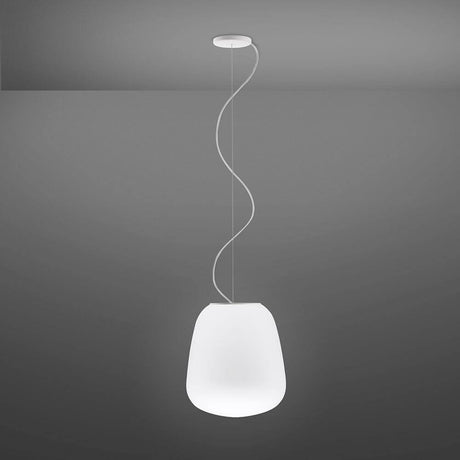 Fabbian Lumi Pendelleuchte Baka Ø 33cm mit weißem Glasdiffusor, ideal für Küche oder Wohnzimmer.