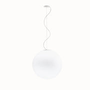 Fabbian Lumi Pendelleuchte Sfera Ø 60cm mit weißem mundgeblasenem Glas, ideal für private und öffentliche Räume.