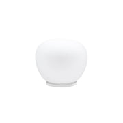 Fabbian Lumi Tischleuchte Mochi Small in klassischem Design, ideal für Nachttisch oder Wohnzimmer.