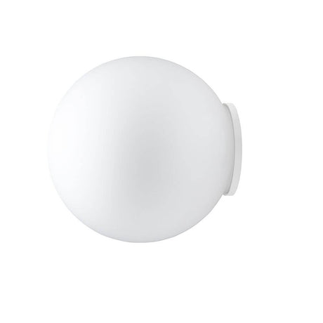 Fabbian Lumi Wandlampe Sfera Mini, runde wandmontierte Lampe mit sanftem, warmem Licht für vielseitige Nutzung.