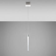 Suspension Fabbian Multispot LED Tooby carrée dans une finition simple et élégante avec diffuseur.