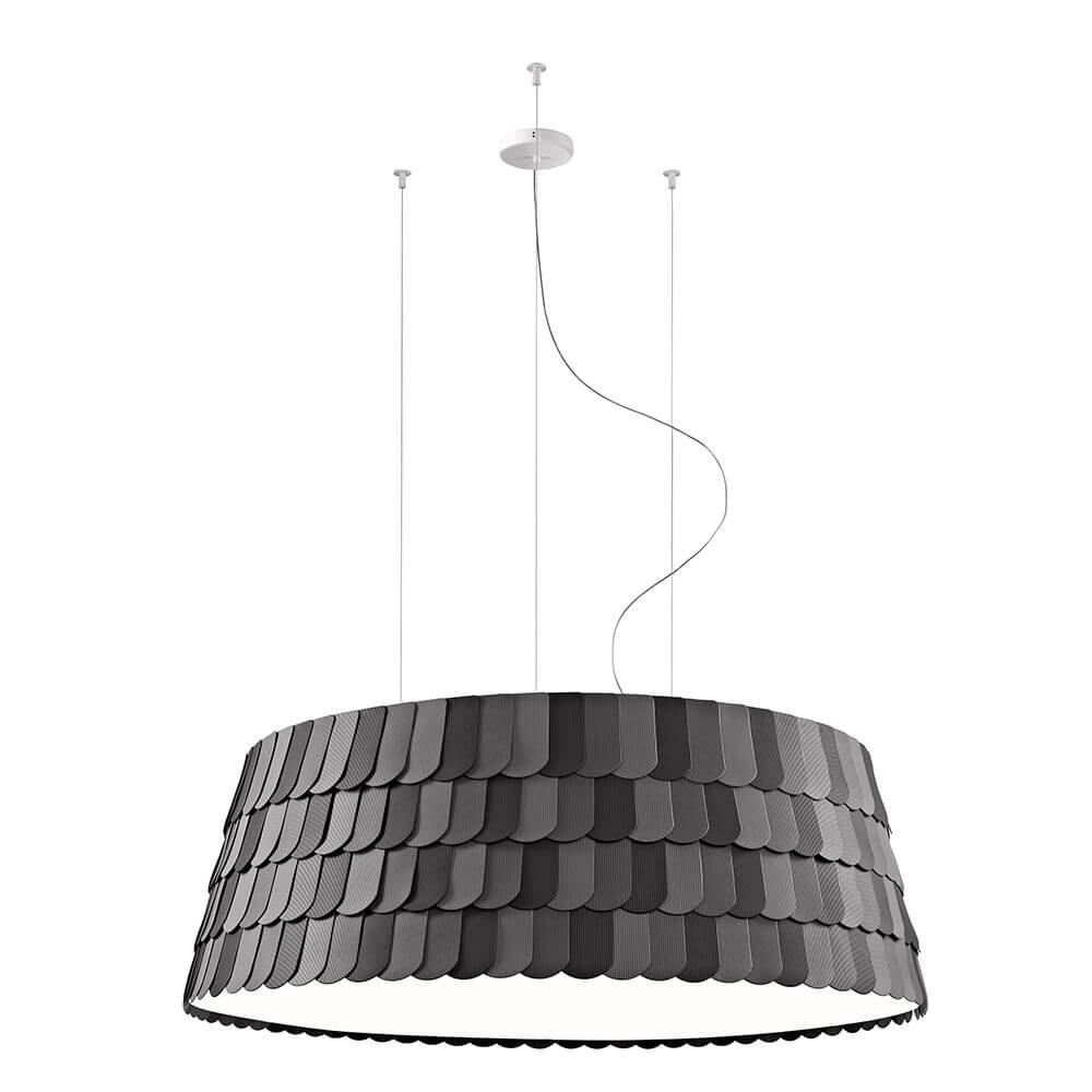 Fabbian Roofer Hängelampe Palf Large in schwarzer, zylindrischer Form mit schuppenförmigem Lampenschirm.