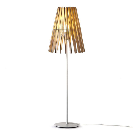 Fabbian Stick gulvlampe Ø 50 cm med kjegleformet diffusor i trelamelldesign.