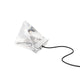Fabbian Tripla LED-Tischleuchte mit modernem, origami-inspiriertem Design, ideal für Wohn- und Arbeitsumfeld.