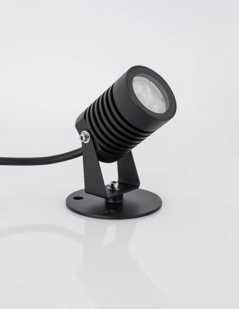 Moderne Fend LED Außenwandleuchte in Schwarz, minimalistisch, 10W, 742 lm, 3000K warmweiß.