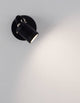 Fend LED Außenwandleuchte Base Hoch 3000K Schwarz IP65 an einer Wand mit warmweißem Licht.