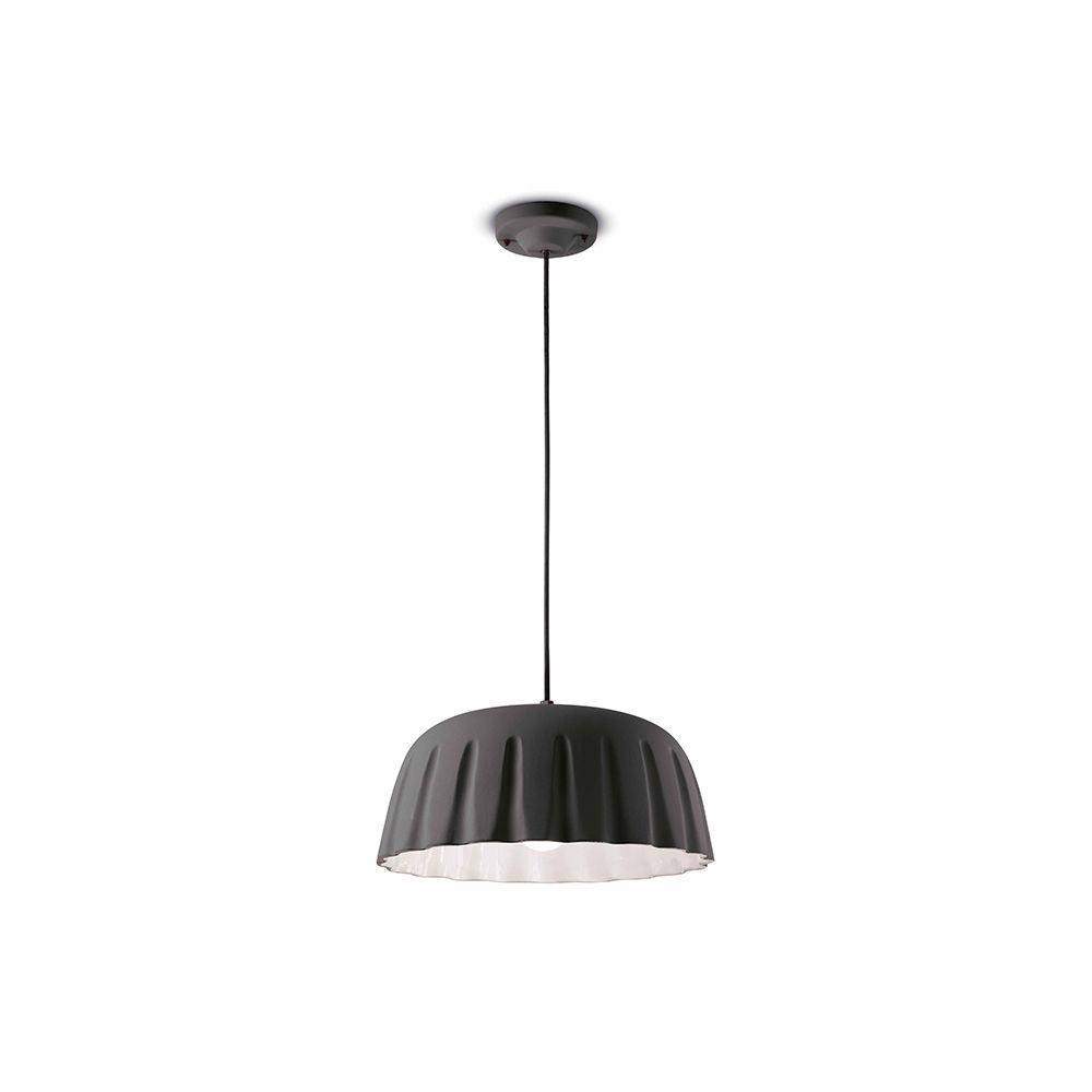 Ferroluce Madame Gres M Hängeleuchte in stilvollem Schwarz mit eleganter Form, ideal für modernes Wohnen.