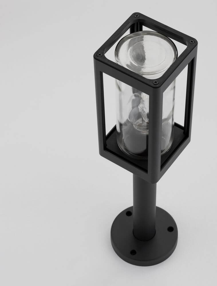 Figo Außensockelleuchte Dunkelgrau IP54 aus Aluminium und Klarglas, modernes Design für Außenbereiche.