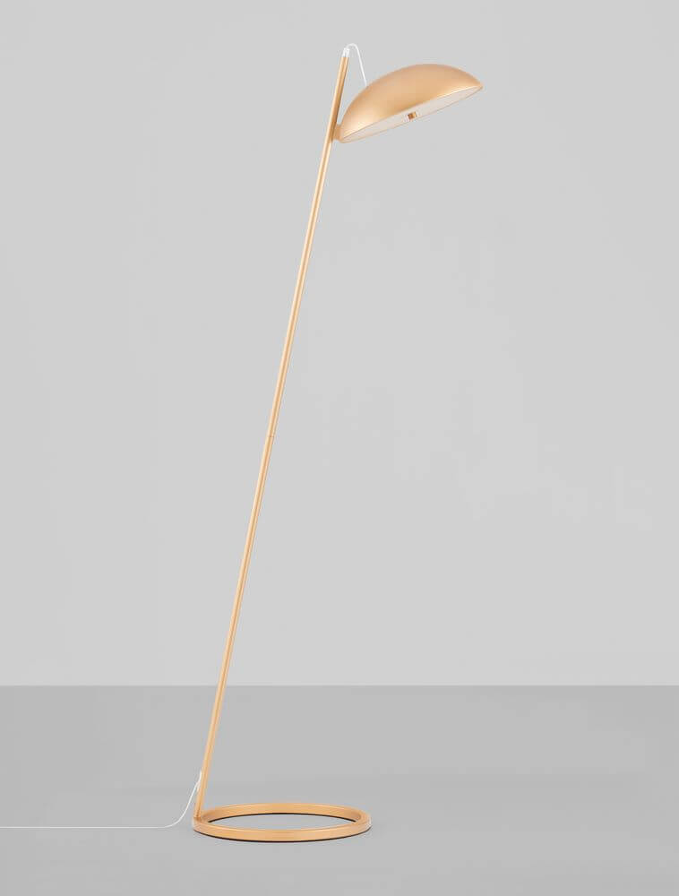 Flute LED Stehlampe H 153cm 3000K in minimalistischem Design und warmer Lichtatmosphäre für zeitlose Eleganz.