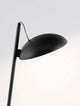 Flute LED Tischleuchte H 53cm 3000K mit schlankem Fuß und elegantem, abgerundetem Schirm in Schwarz.