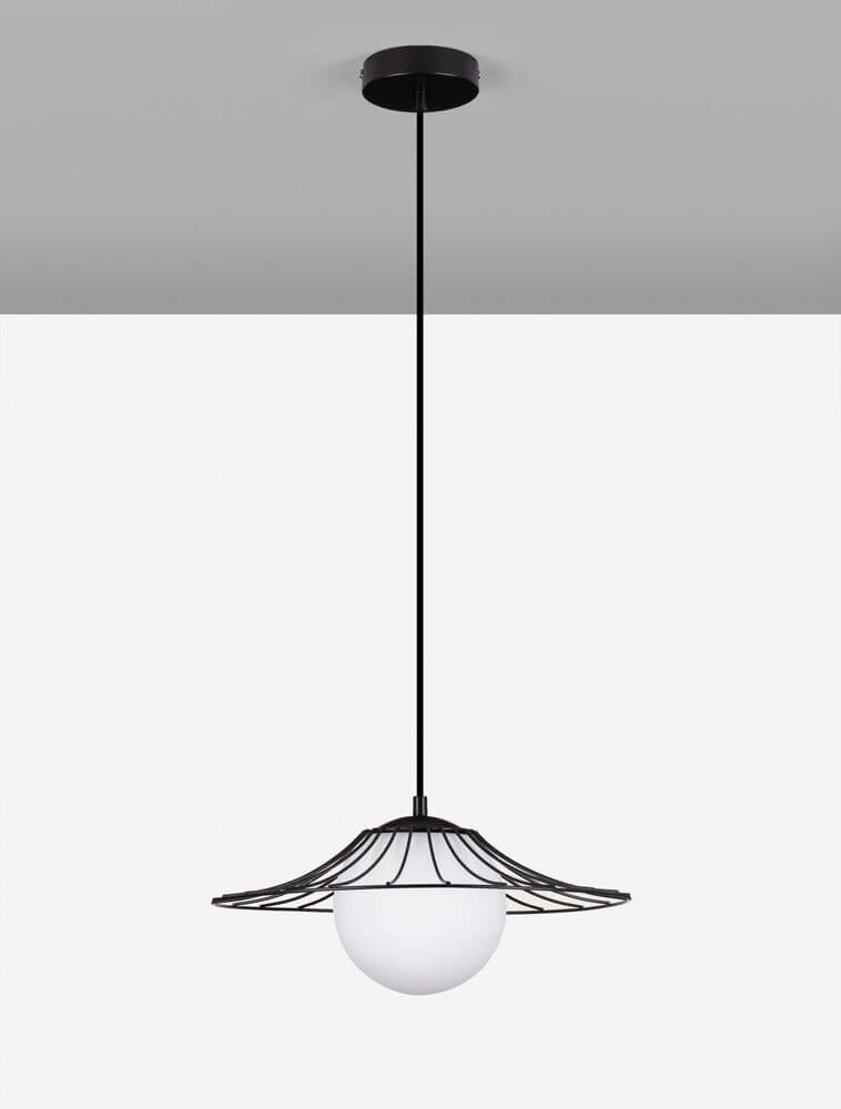 Fly Pendelleuchte Ø 36cm im modernen Design mit opalweißem Glasschirm und mattem Metall.